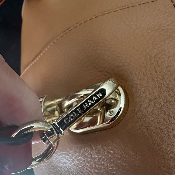 GORGEOUS COLE HAAN HANDBAG IN 100% LEATHER color block  BROWN/BEIGE/RED - Picture 6 of 12